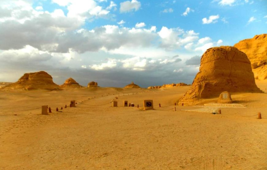 Private Day Tour to Whales Valley and Wadi El Rayan Waterfalls in El Fayoum from Cairo
